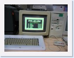 Amstrad CPC-AT :)  (CPC con carcasa, pantalla, teclado, disquetera y CDROM de PC)