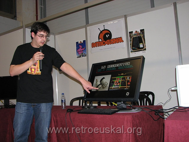 RetroEuskal08_en_Lleida_lan_Party 103.jpg - [es]Detalles técnicos de la recreativa del MIGS
[en]Technical details about MIGS' arcade machine